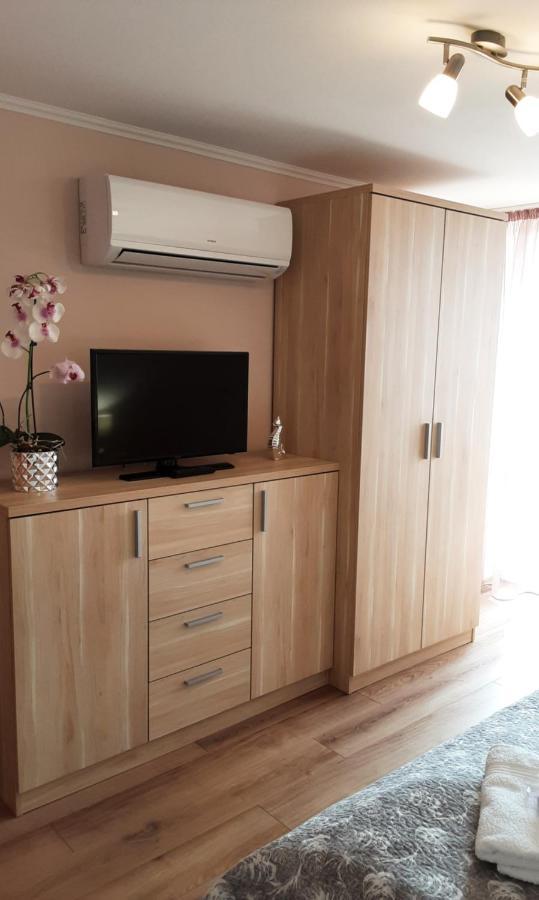 Jazmin Apartman Тихань Экстерьер фото