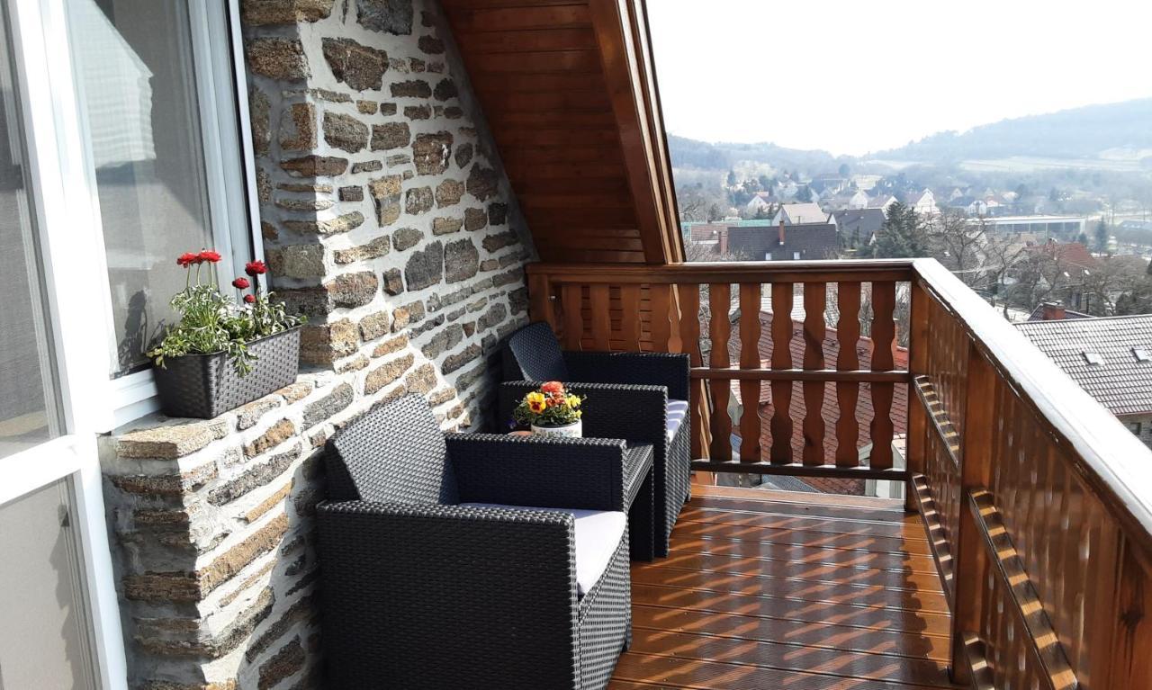 Jazmin Apartman Тихань Экстерьер фото
