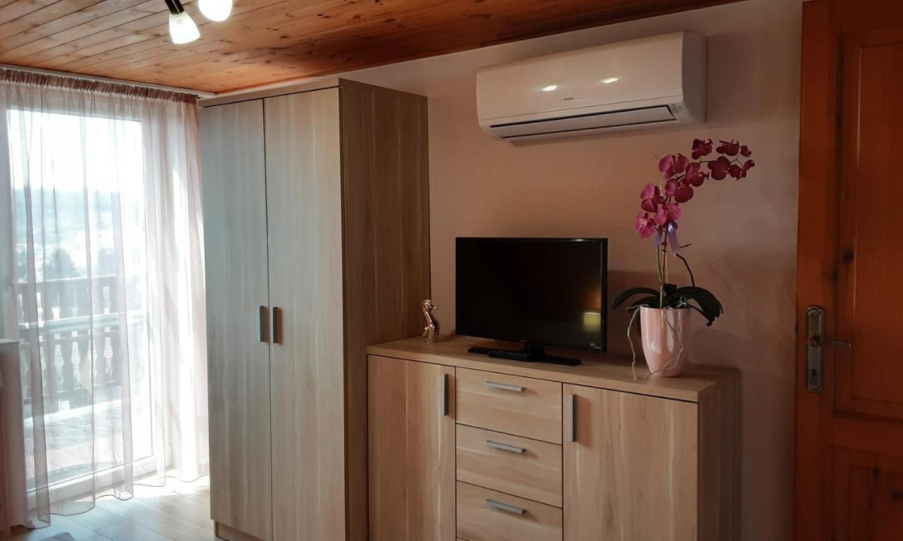 Jazmin Apartman Тихань Экстерьер фото