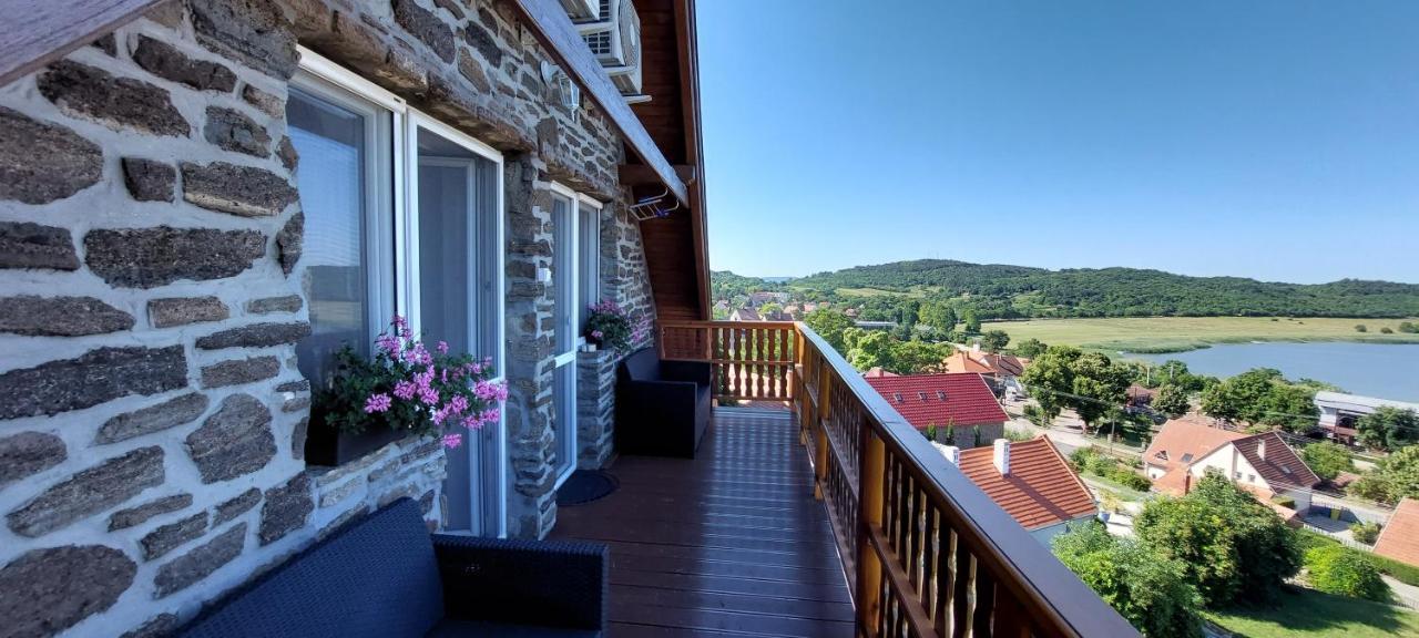 Jazmin Apartman Тихань Экстерьер фото